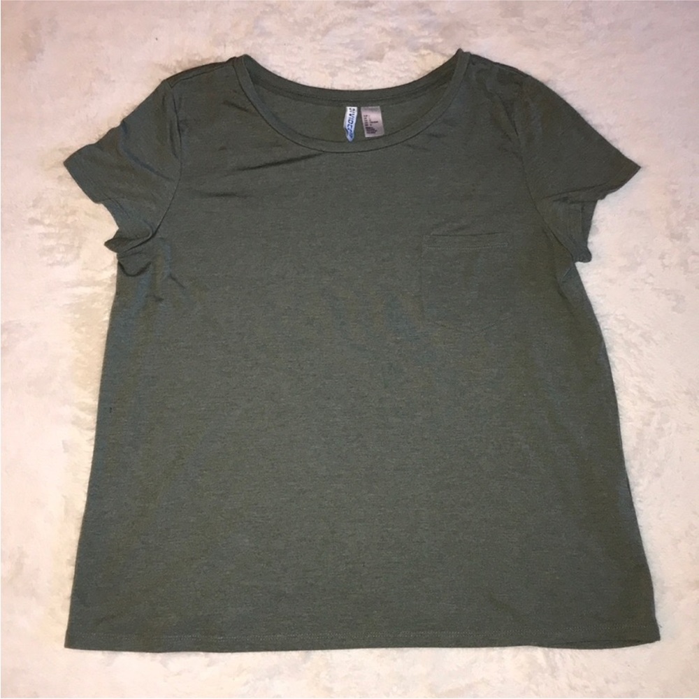 Divided Short Sleeve Tee